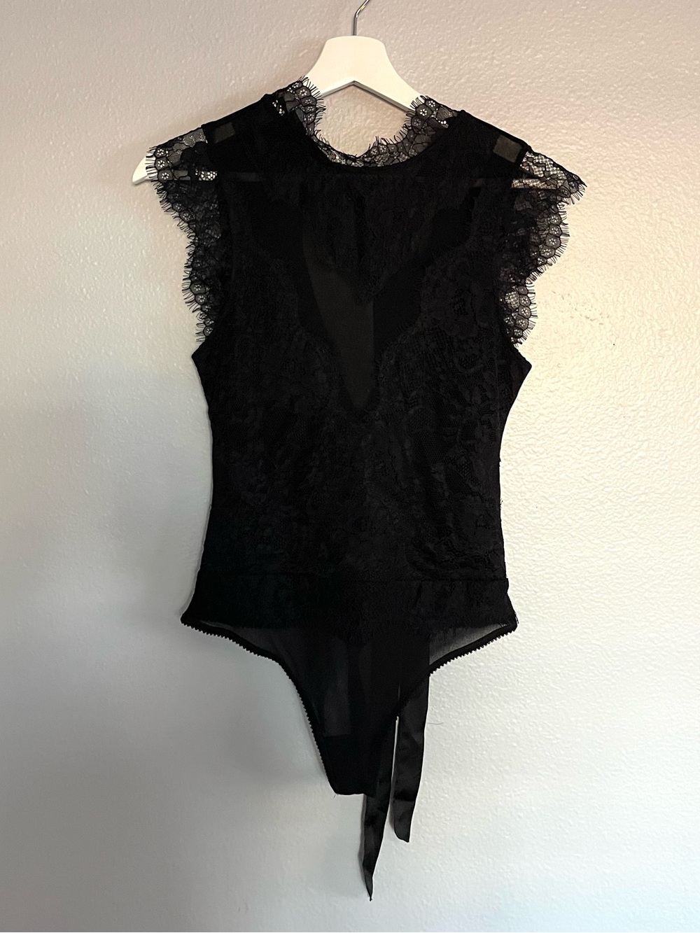 Free People Black Lace Cap-Sleeve Bodysuit Long beau black satin ribbon closure